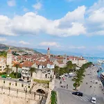 Paula With 7 Bedrooms, Heated 36sqm Private Pool, Jacuzzi, Gym And Sea Views *