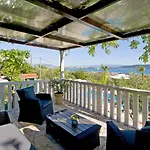 Paula With 7 Bedrooms, Heated 36sqm Private Pool, Jacuzzi, Gym And Sea Views * Kaštela