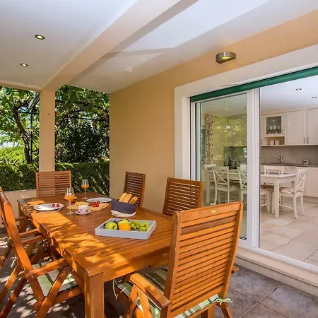 Paula With 7 Bedrooms, Heated 36sqm Private Pool, Jacuzzi, Gym And Sea Views Willa *