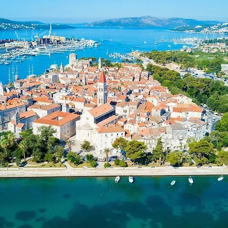 Paula With 7 Bedrooms, Heated 36sqm Private Pool, Jacuzzi, Gym And Sea Views *