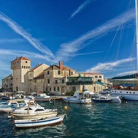 Paula With 7 Bedrooms, Heated 36sqm Private Pool, Jacuzzi, Gym And Sea Views Villa *