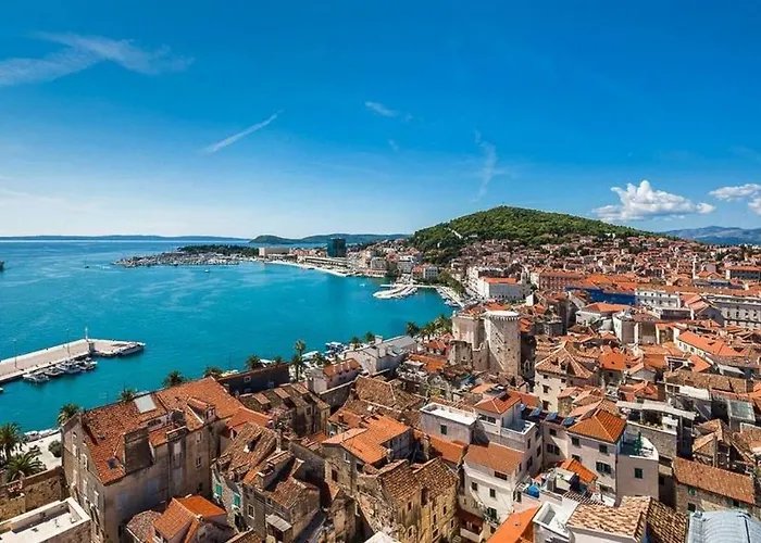 Willa Paula With 7 Bedrooms, Heated 36sqm Private Pool, Jacuzzi, Gym And Sea Views