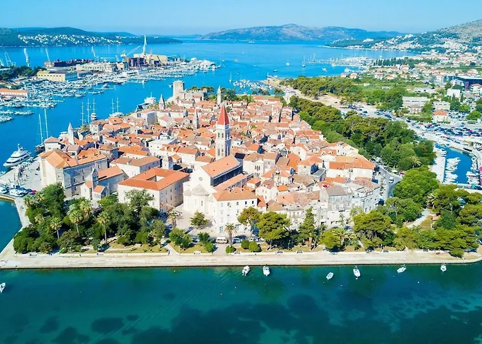 Paula With 7 Bedrooms, Heated 36sqm Private Pool, Jacuzzi, Gym And Sea Views *