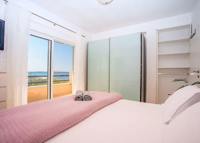 Willa Paula With 7 Bedrooms, Heated 36sqm Private Pool, Jacuzzi, Gym And Sea Views