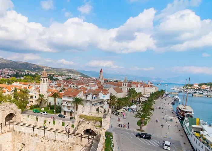 Paula With 7 Bedrooms, Heated 36sqm Private Pool, Jacuzzi, Gym And Sea Views *